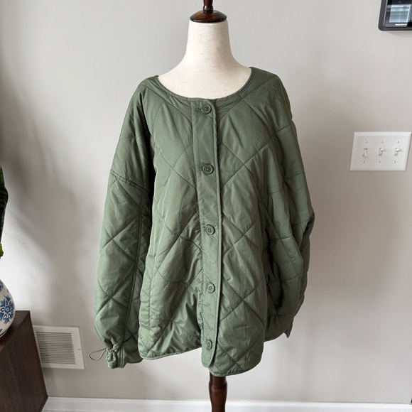 NWOT! Gap Olive Green Quilted Jacket with Sinched Sleeves - Picture 7 of 9
